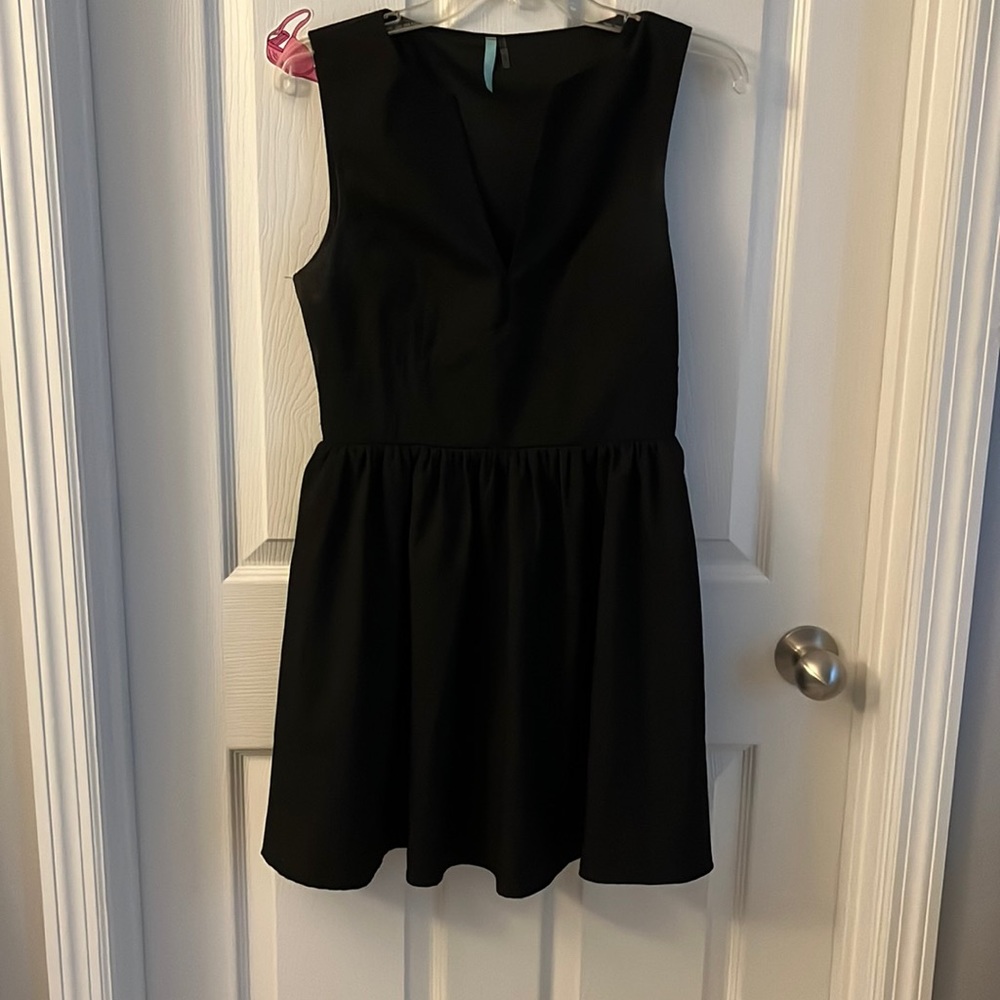 black lulus v-neck dress